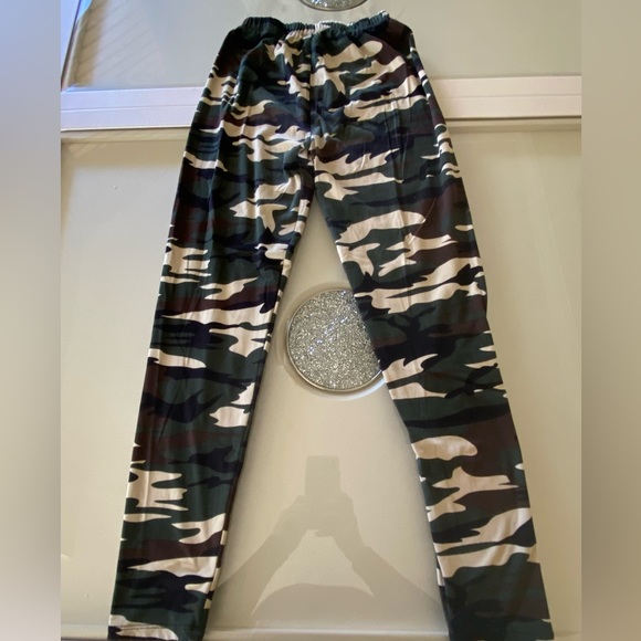 Camouflage leggings used but in good condition, super comfortable size M - Picture 1 of 9